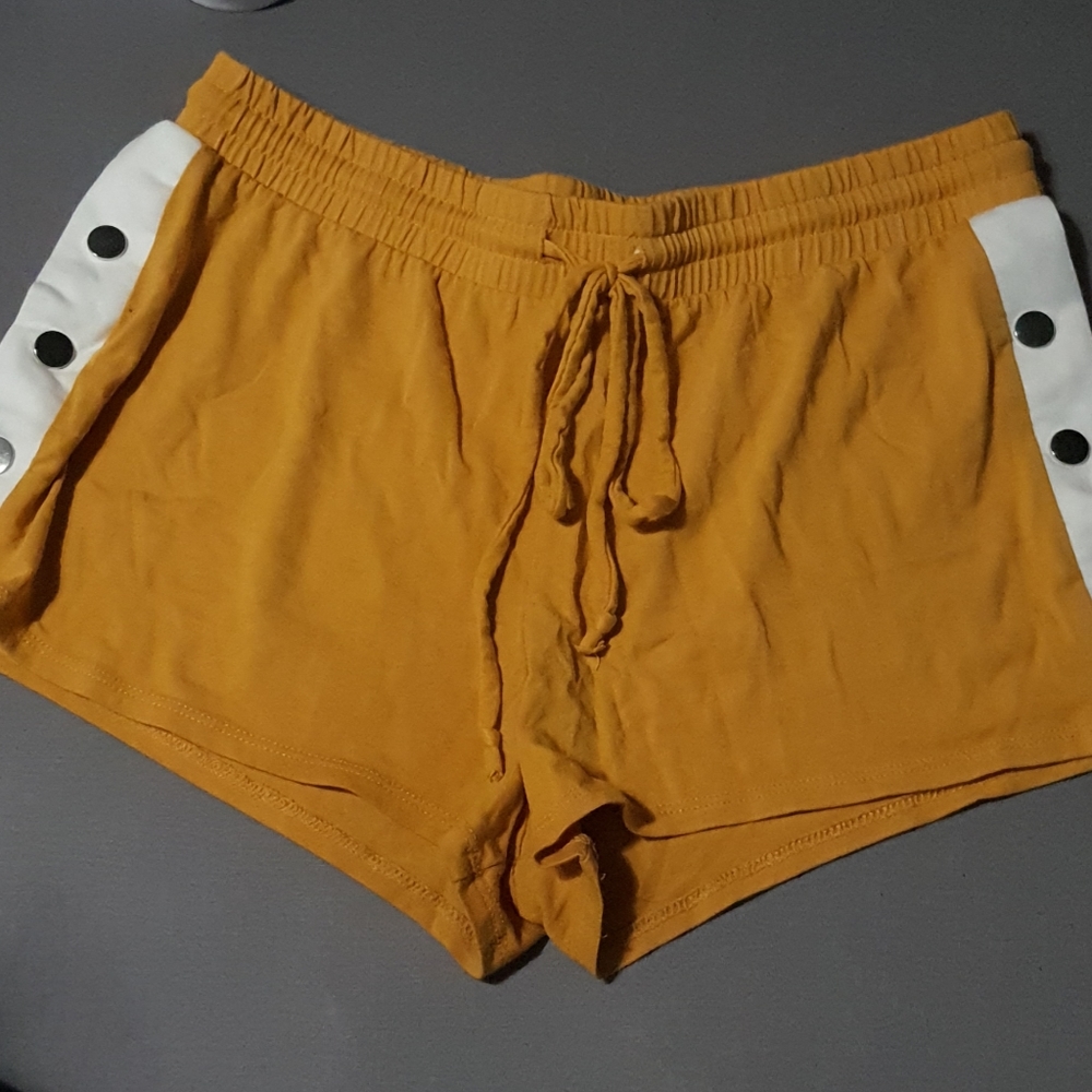 Snap shorts